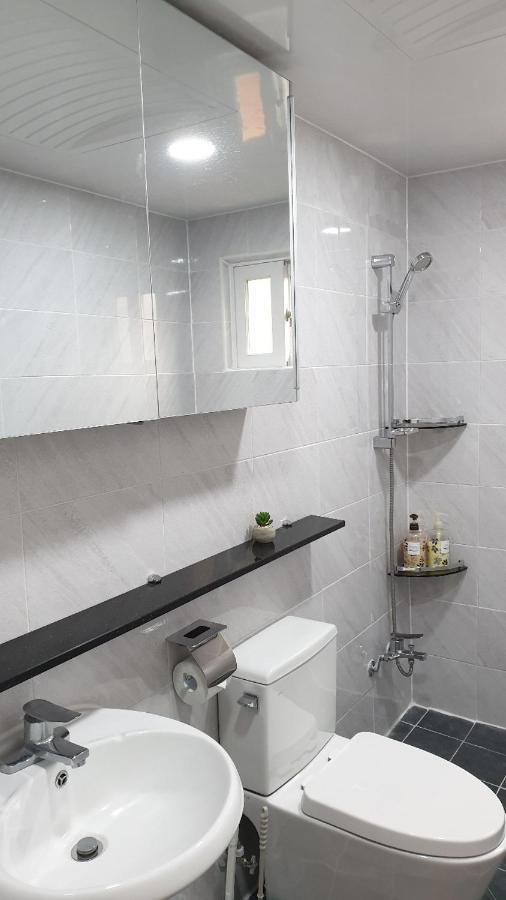 Hongdae Zoe Three Room House Сеул Екстер'єр фото