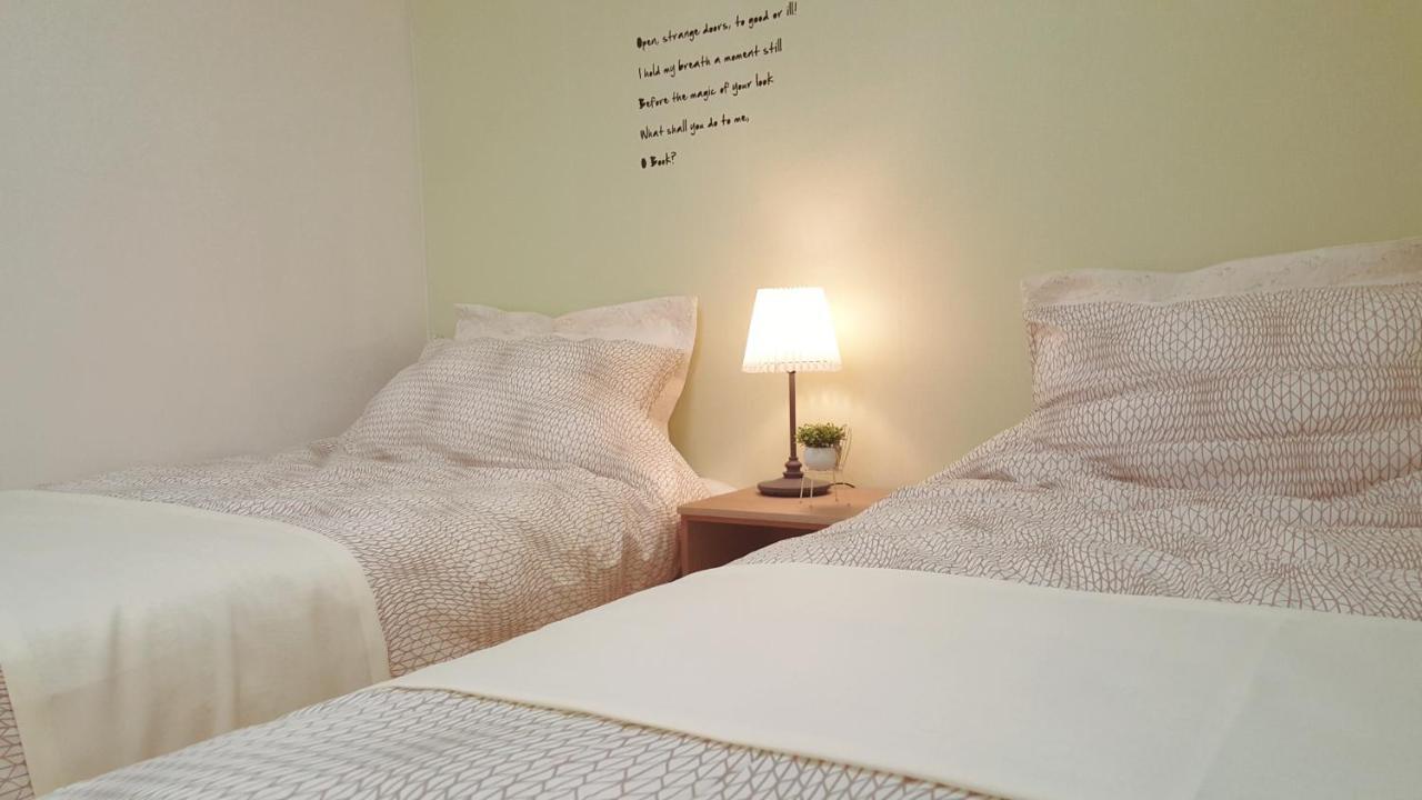 Hongdae Zoe Three Room House Сеул Екстер'єр фото