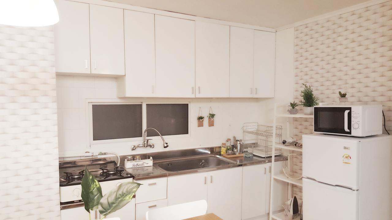 Hongdae Zoe Three Room House Сеул Екстер'єр фото