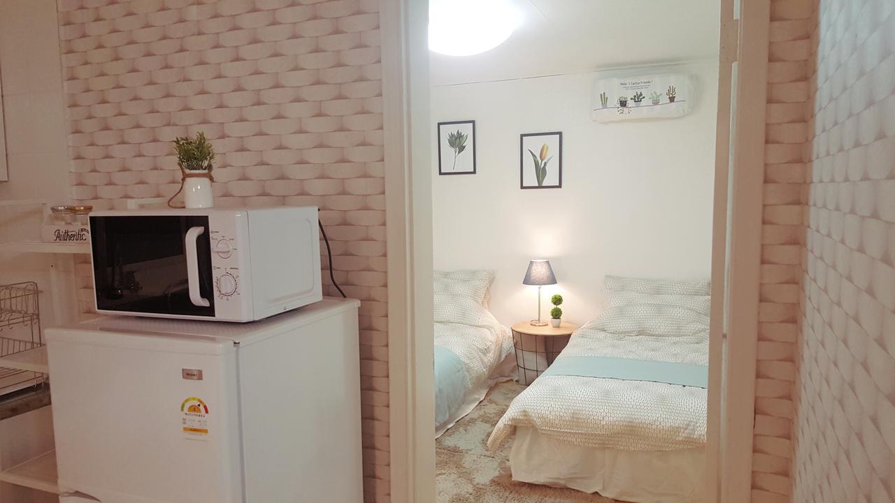 Hongdae Zoe Three Room House Сеул Екстер'єр фото