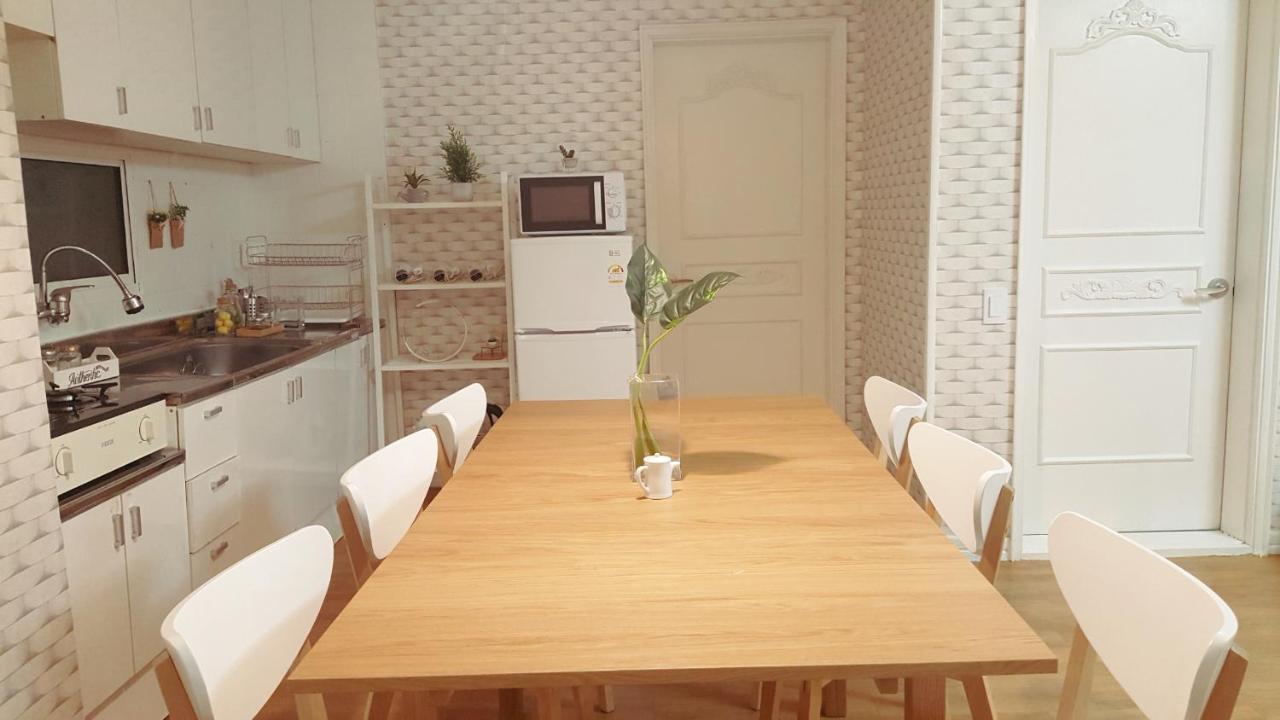 Hongdae Zoe Three Room House Сеул Екстер'єр фото
