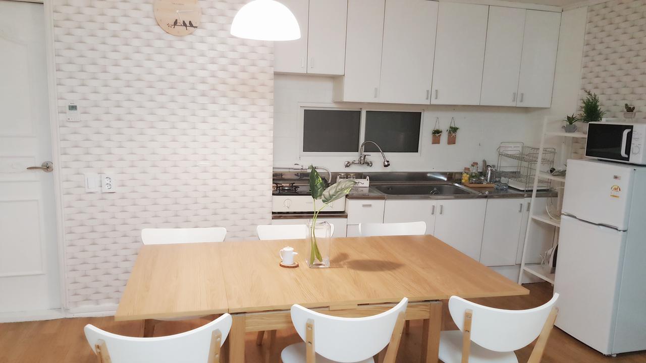 Hongdae Zoe Three Room House Сеул Екстер'єр фото